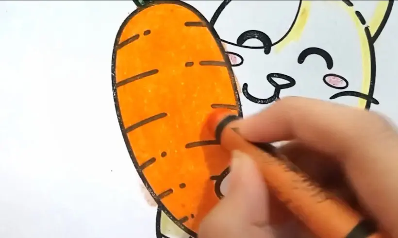 Step 3 to apply the grattage or scratching with wax crayons